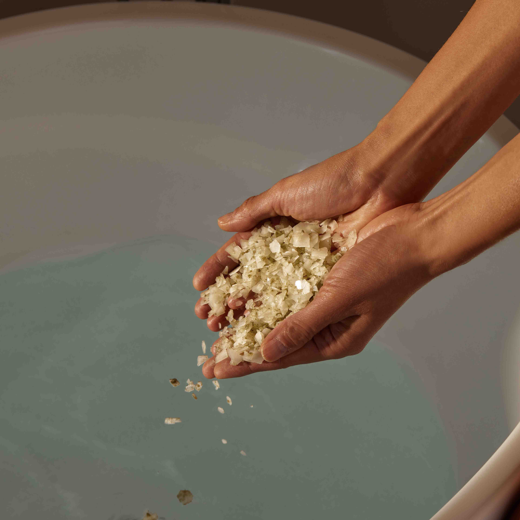 Body Oils, Bath Soaks & Accessories