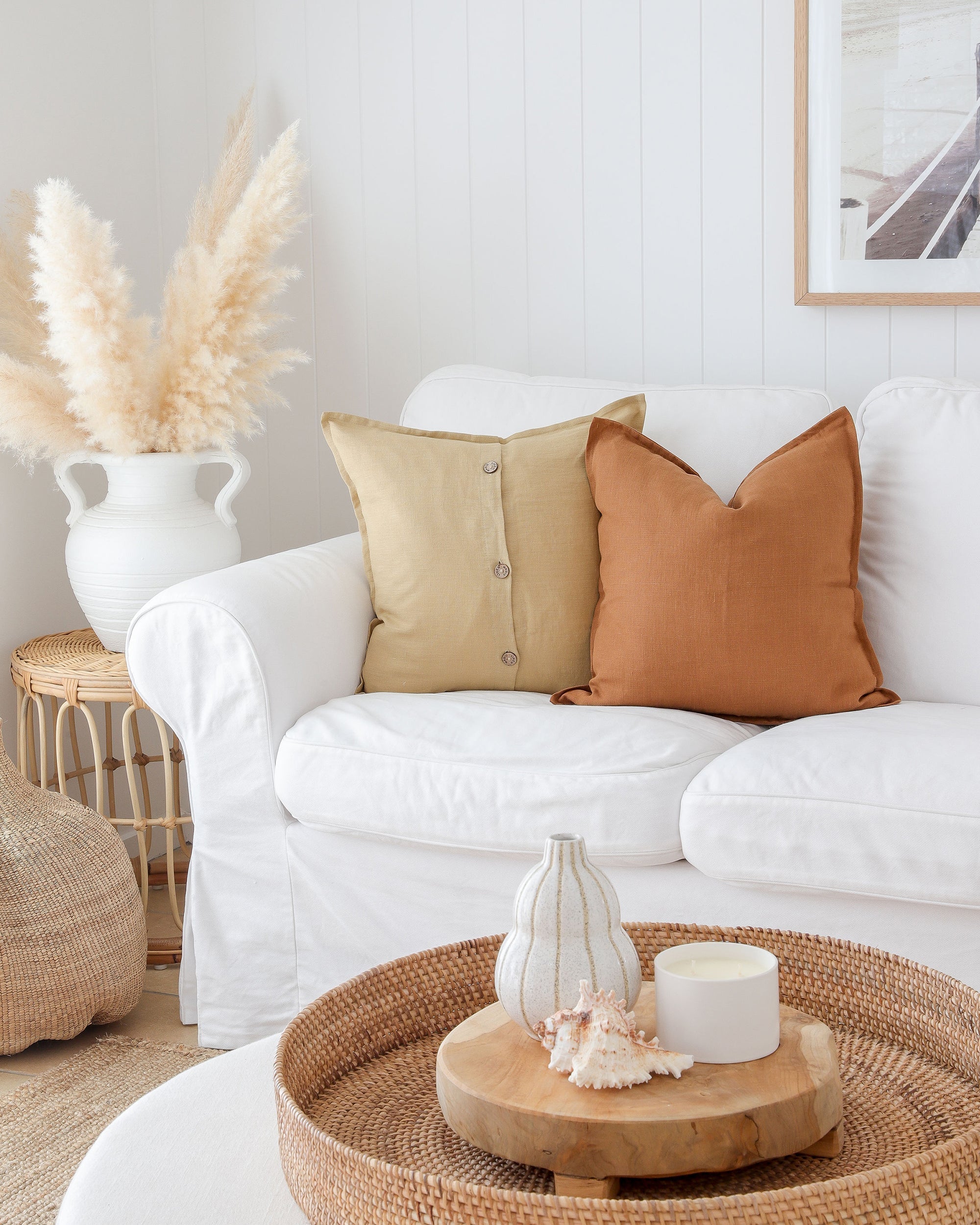 Deco pillow cover with buttons