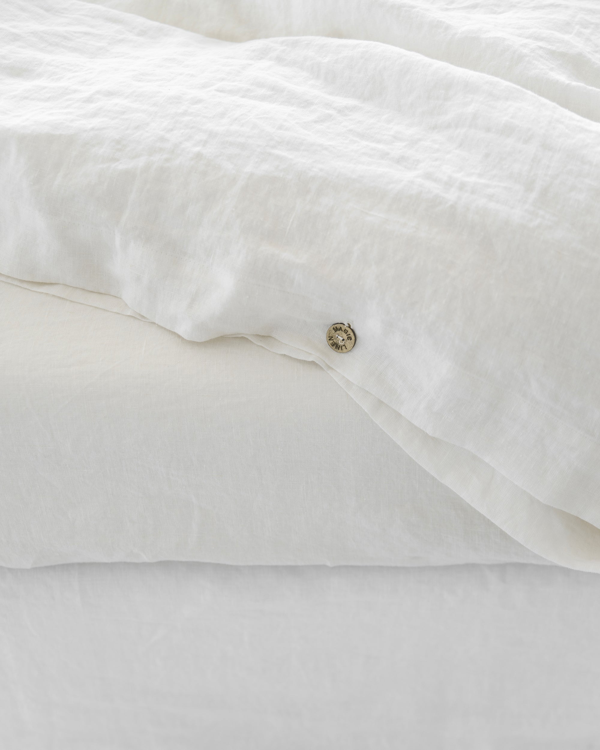 White linen fitted sheet