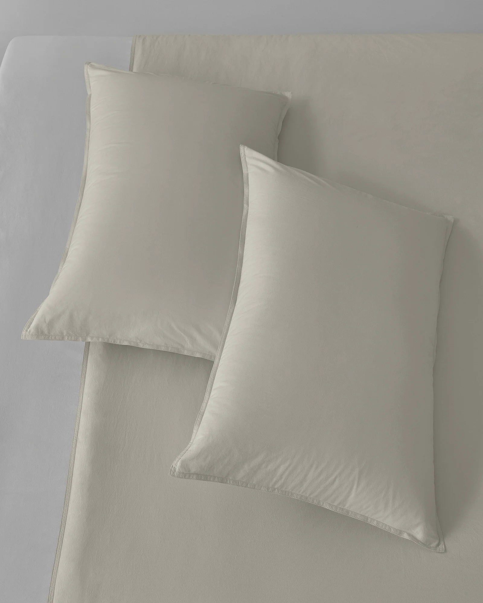 Nite Collection: Fumo/Mastice Queen Bedding Bundle