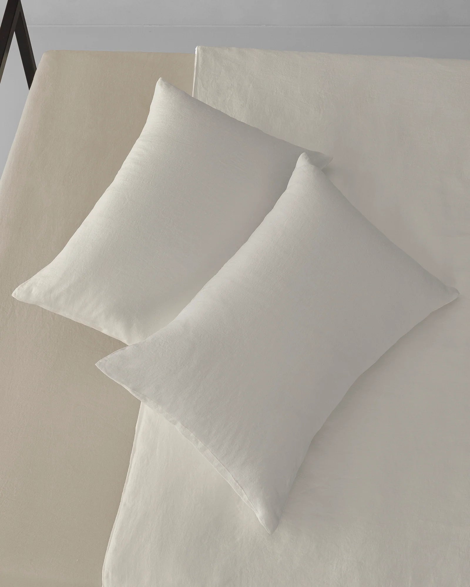 Rem Collection: Bianco Linen Pillowcase Set – Queen
