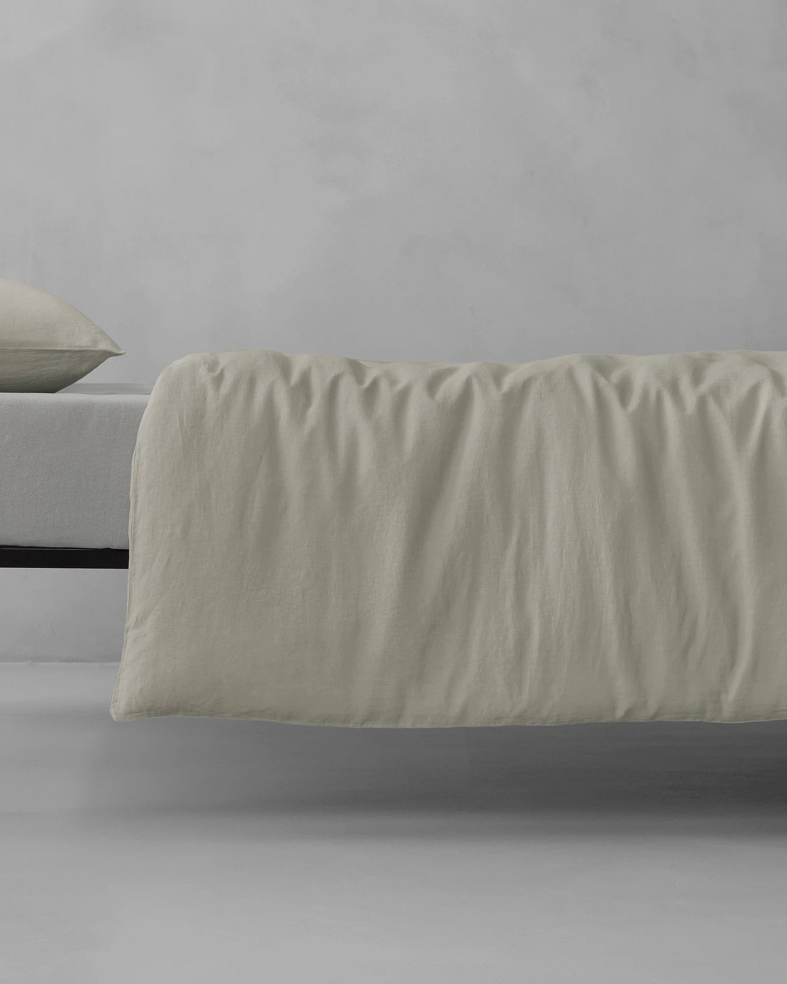 Rem Collection: Mastice Linen Duvet Cover – Queen