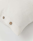 Linen pillowcase with buttons