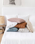 Linen pillowcase with buttons