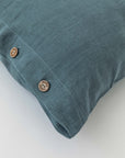 Linen pillowcase with buttons